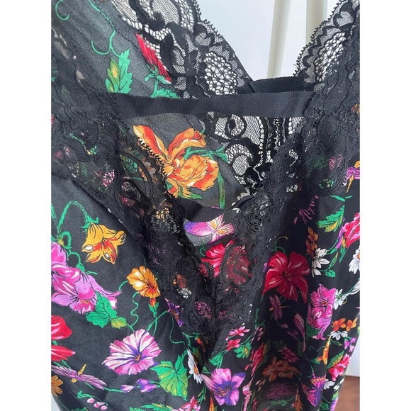 Lace & Floral Victoria’s Secret Nightgown - Picture 4 of 5